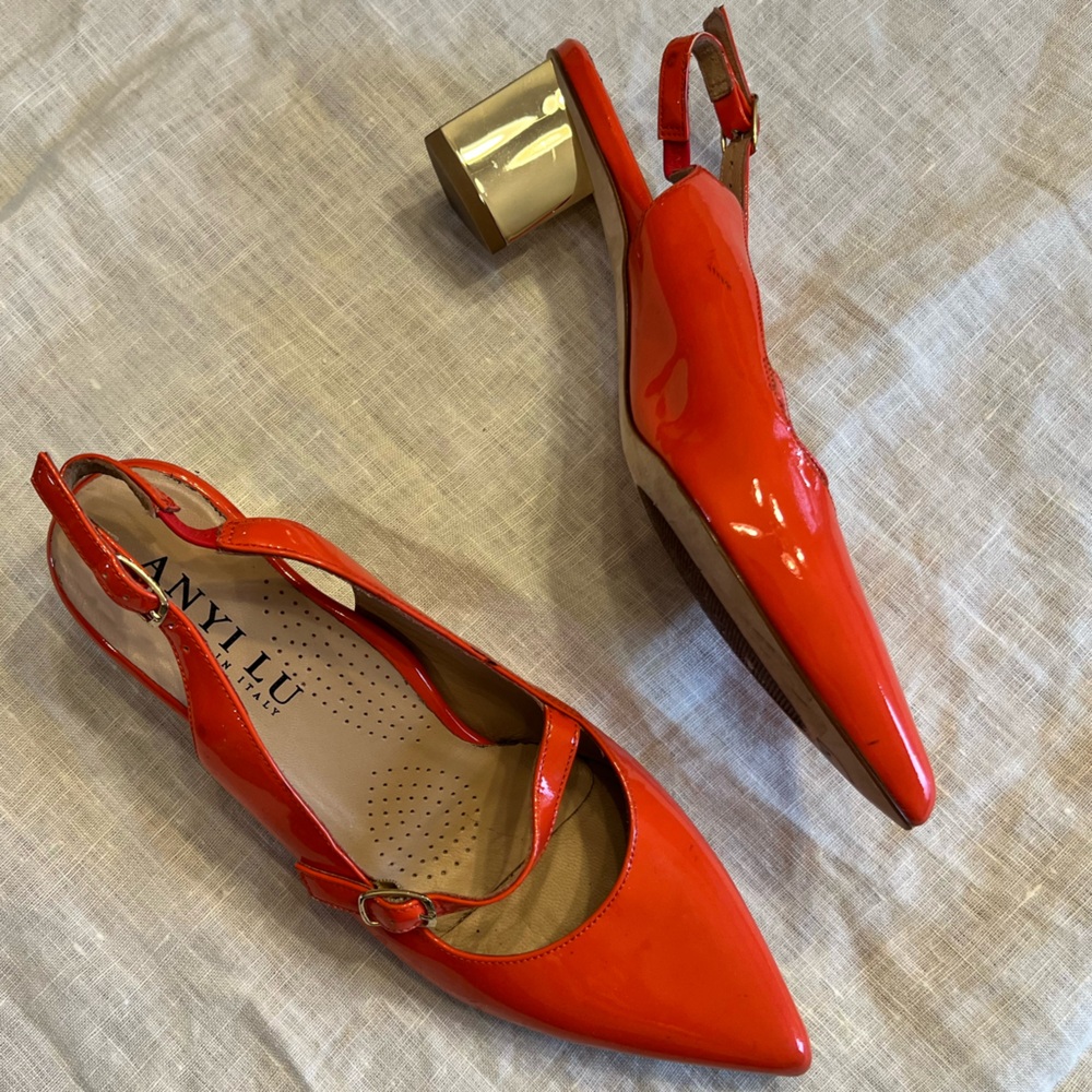 ANYI LU Coral Patent Leather Slingbacks with Gold Triangular Block Heels